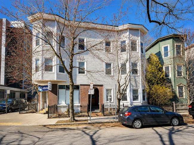 Building Photo - 193 Brookline St