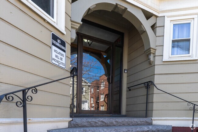 Entrance - 7 Suffolk St