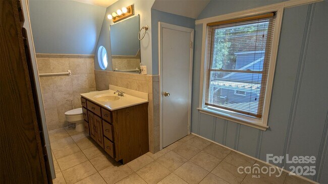 Foto del edificio - 1507 Woodland Dr