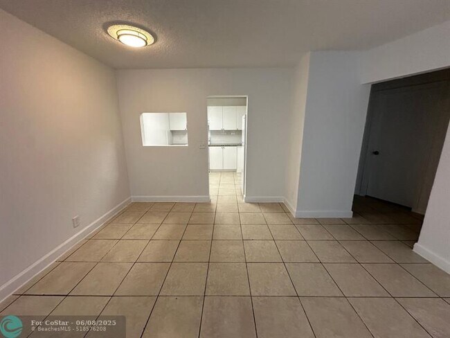 Foto del edificio - 3408 Riverside Dr