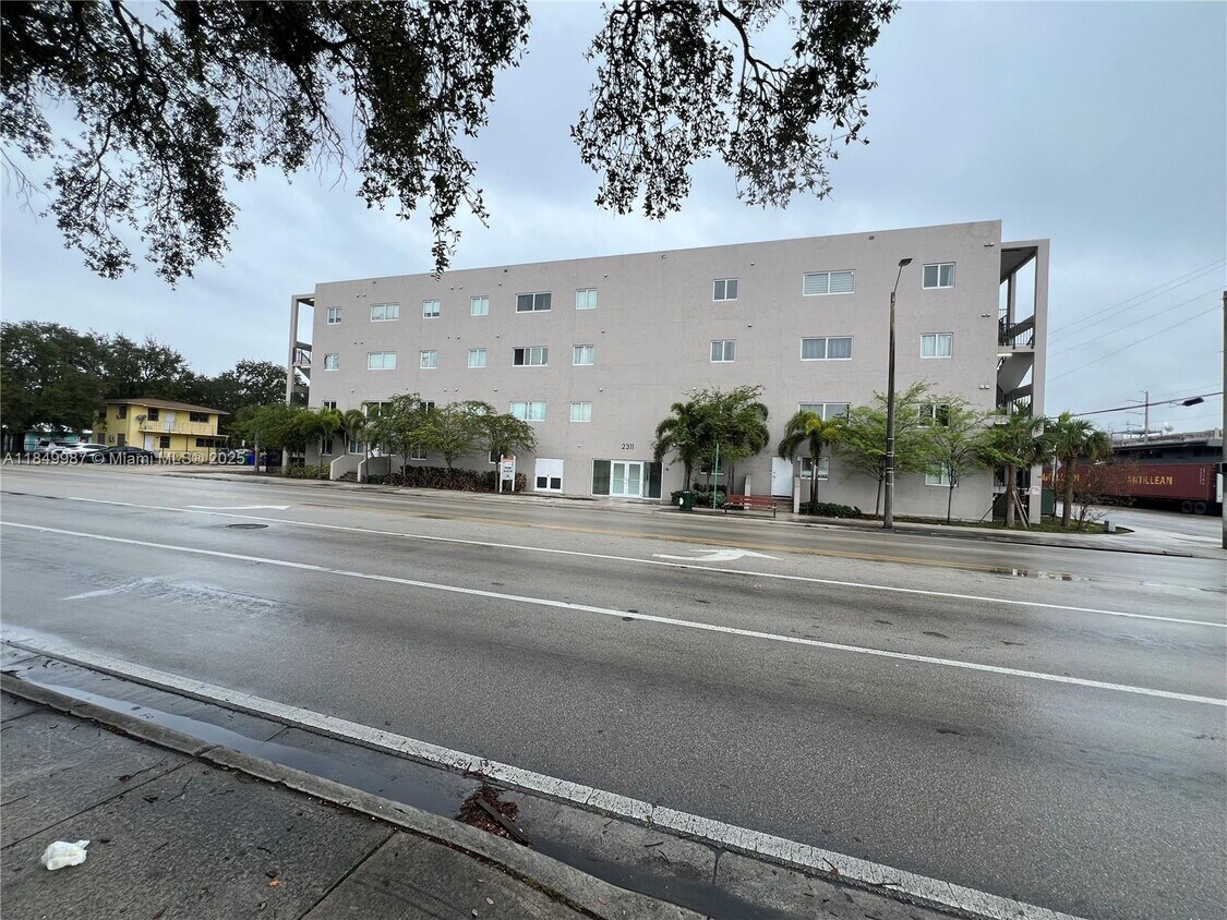Primary Photo - 2311 NW 22nd Ave