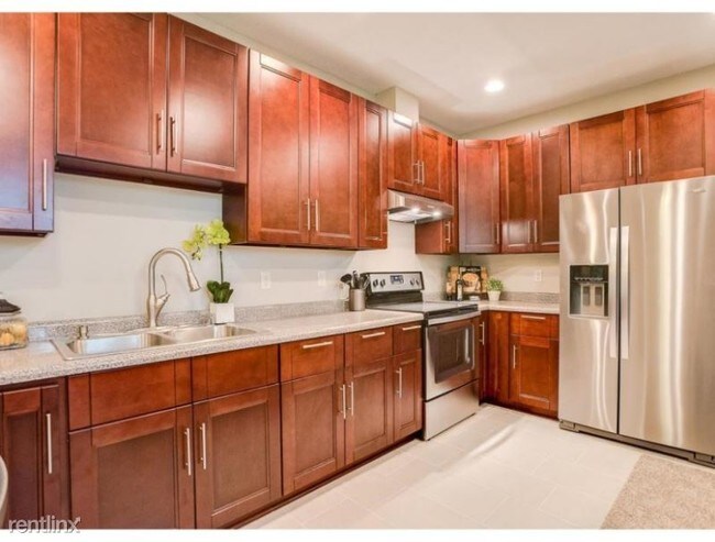 Building Photo - 4 br, 2 bath House - 1200 Dale St N