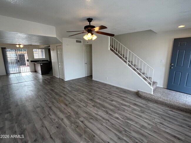 Foto del edificio - 5827 N 59th Dr