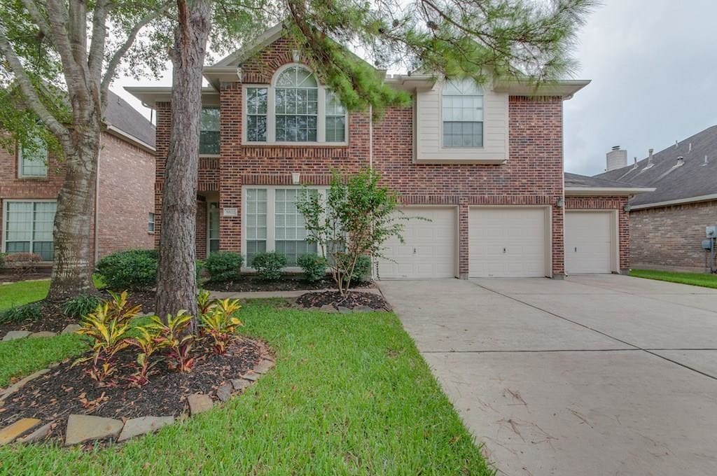 5822 Grand Saline Dr, Richmond, TX 77469