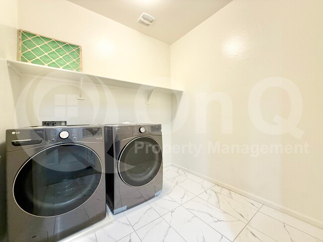 Building Photo - 251 E Wisteria Dr