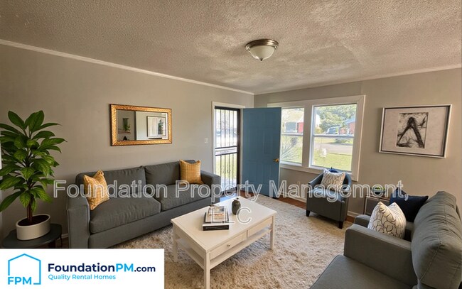 Building Photo - 123 Eastview Dr