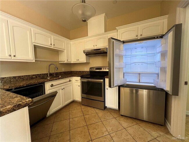 Building Photo - 30 N 49th St