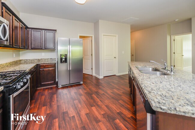 Foto del edificio - 530 Sunrise Ln