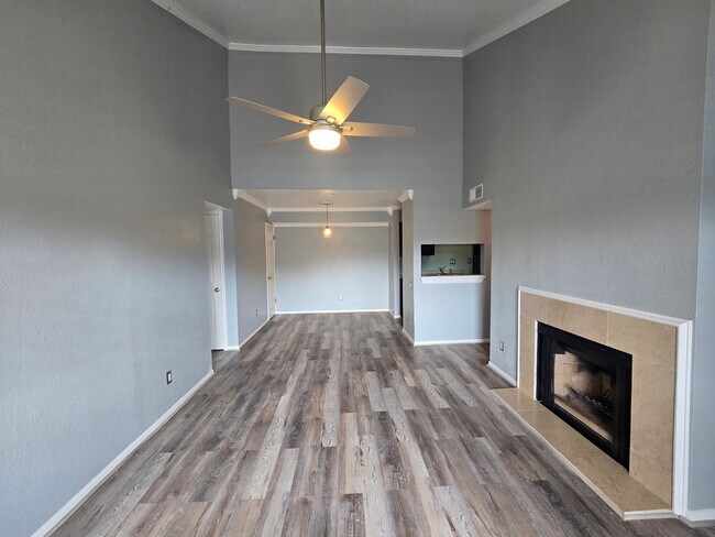 Foto del edificio - 1860 White Oak Dr