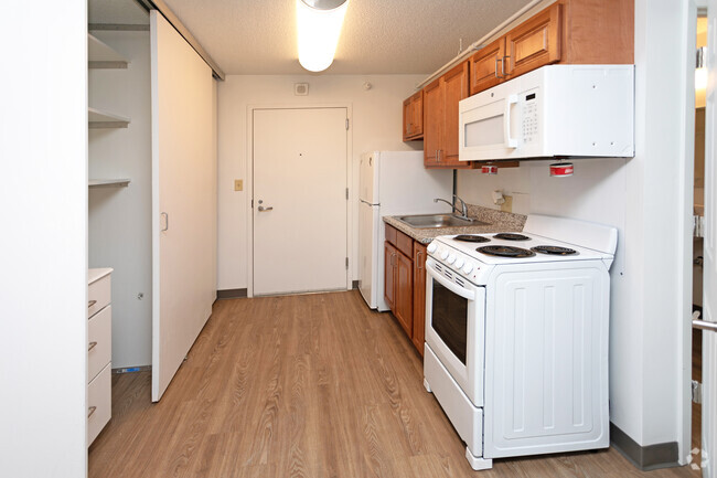 Studio, 1BA - 325SF - Shoreline Plaza