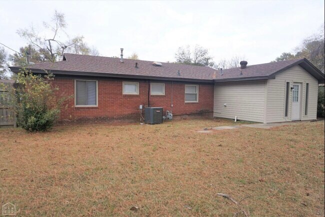 Building Photo - 3405 Dayton Ave