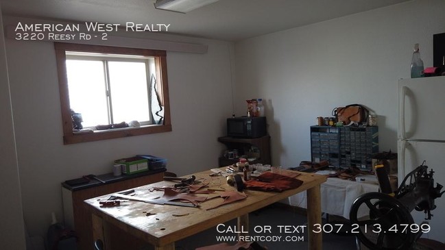 Building Photo - bedroom in Cody WY 82414