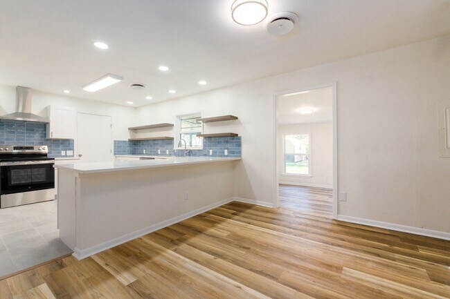 Building Photo - 1802 Janis Dr