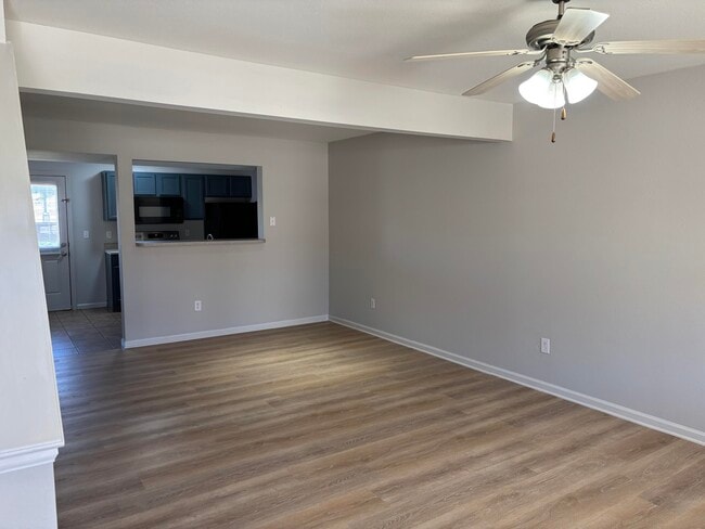 Foto del edificio - 4012 Snowy Owl Dr