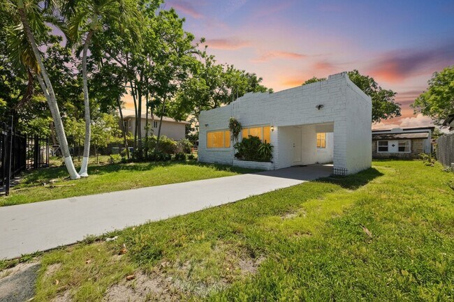 Foto del edificio - Charming 3-Bedroom Home in Miami - Comfortable Living in a Prime Location