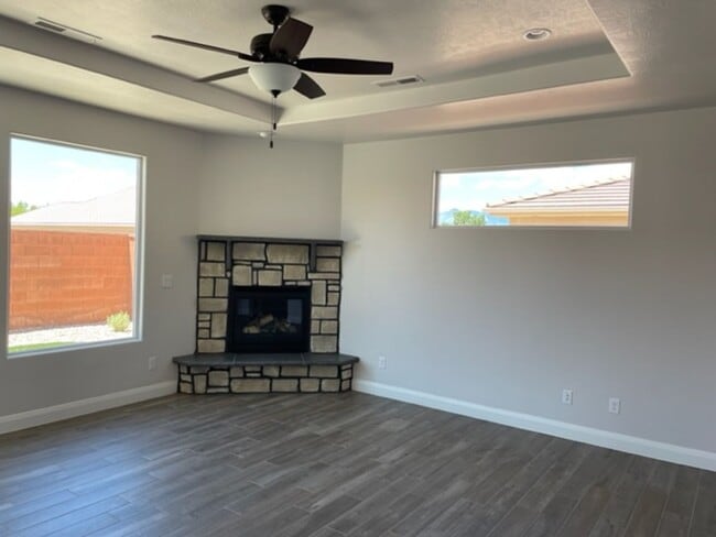 Building Photo - 2446 S 630 W