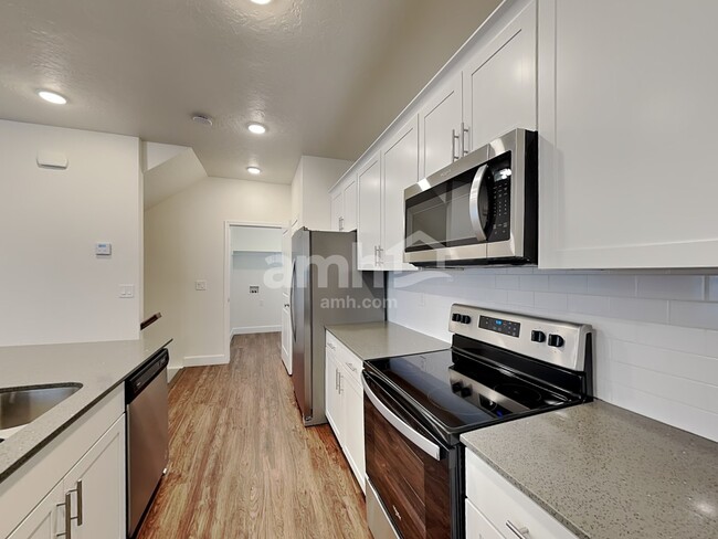 Building Photo - 6721 Mountain Maple Dr