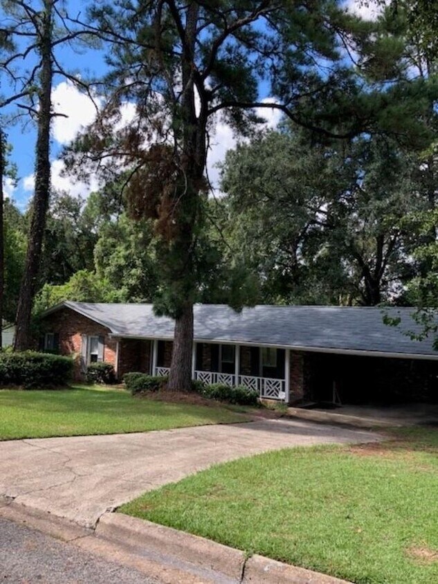 Primary Photo - 1106 Missionwood Ln