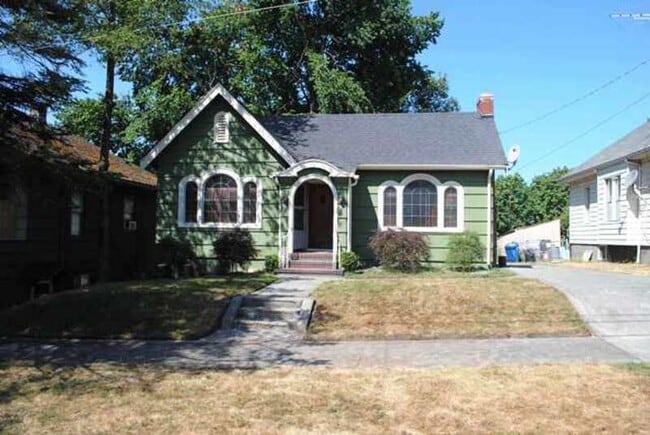 Building Photo - 2207 13th Ave S