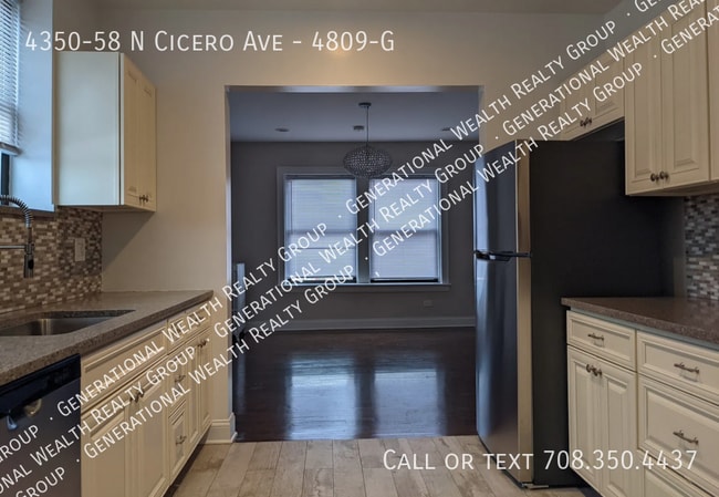 Building Photo - 4350 N Cicero Ave