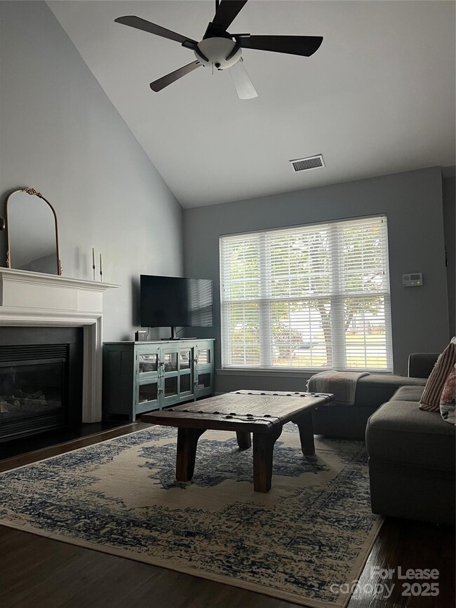 Building Photo - 2015 McKenzie Creek Dr