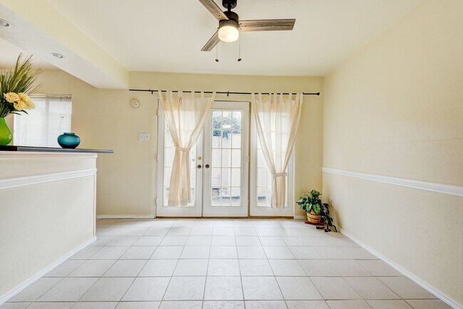 Building Photo - 6422 Burgoyne Dr.
