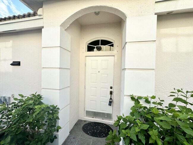 Foto del edificio - 702 Via Toscana Via