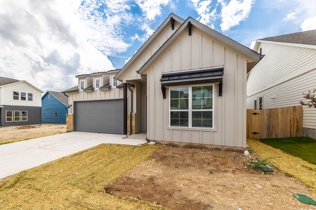 Building Photo - 178 Brooks Ranch Rd