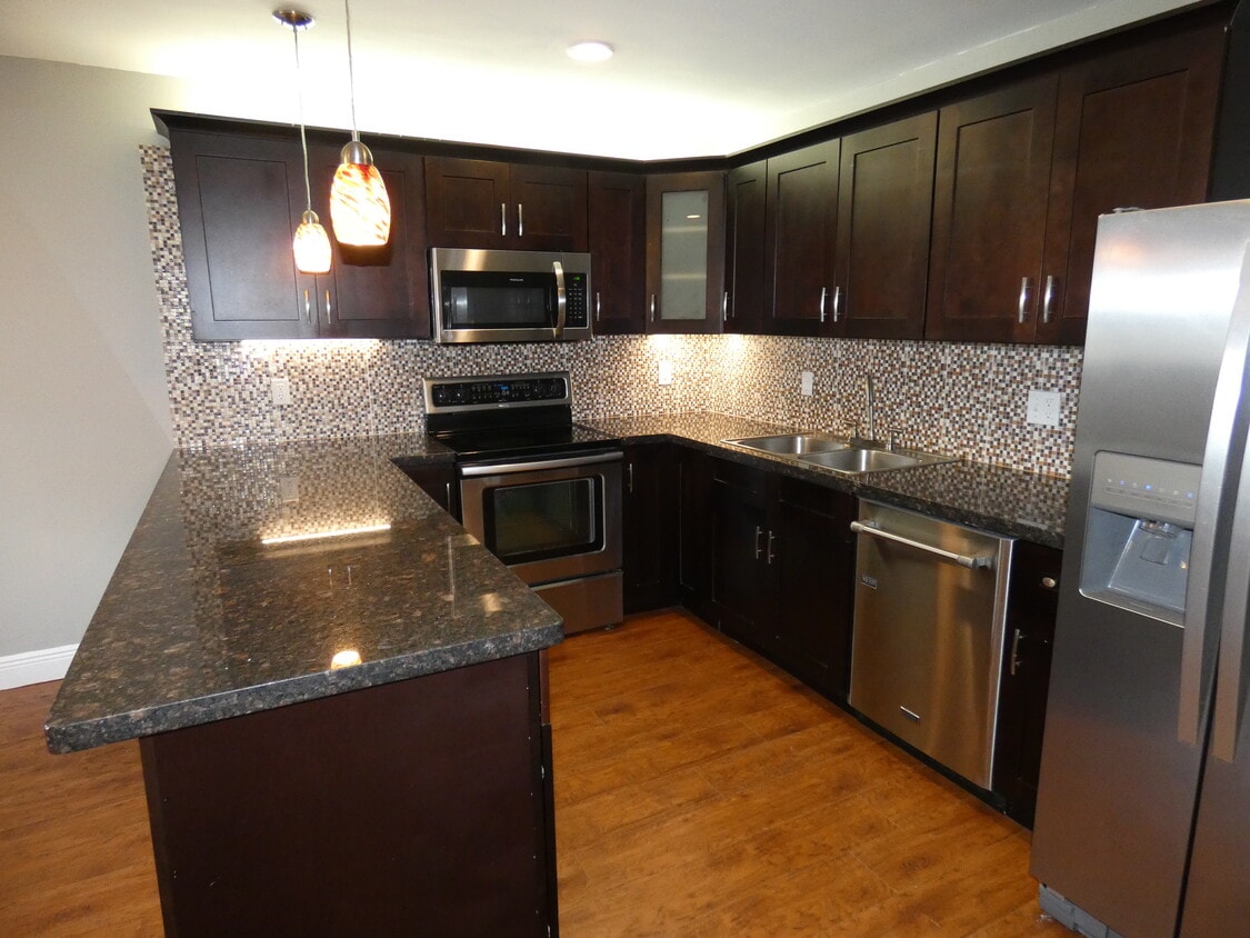 227 San Remo Blvd, North Lauderdale, FL 33068 Townhome Rentals in