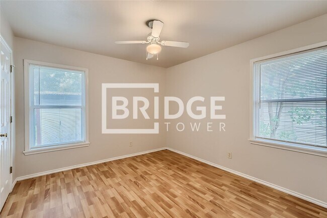 Building Photo - 817 S Vaden St