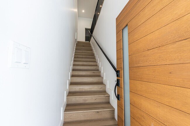 Foto del edificio - 242 N Dillon St