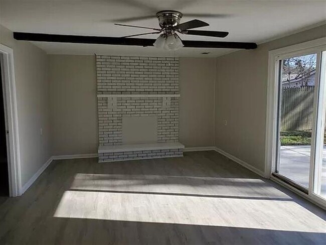 Building Photo - Delightful home for you