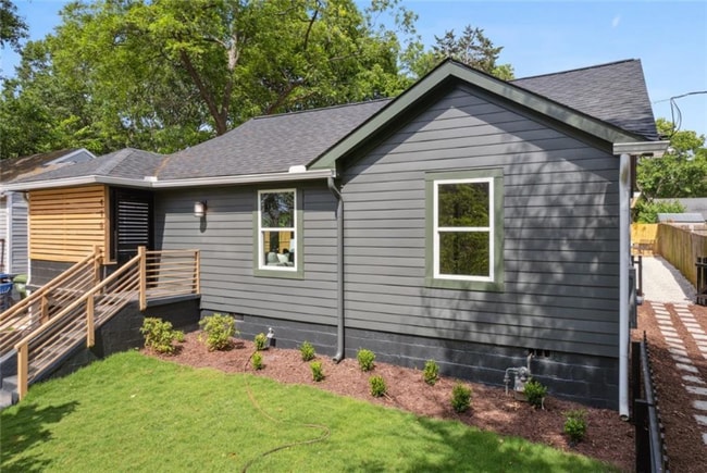 Building Photo - 496 Glenwood Pl SE