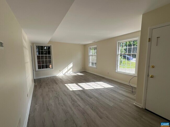 Foto del edificio - 1724 Solomon Rd