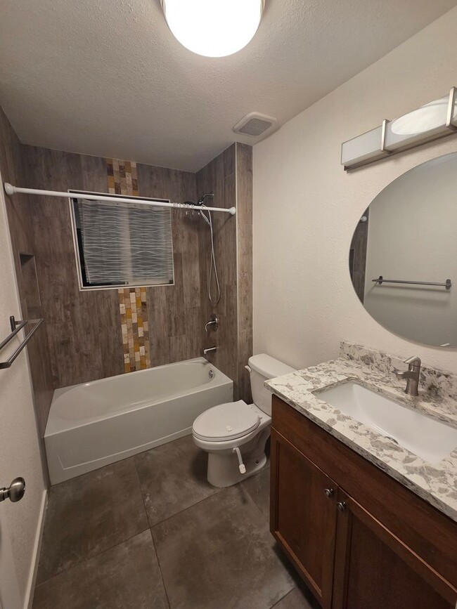 Foto del edificio - Tacoma 3+ Bedroom Beautiful Craftsman Home!!