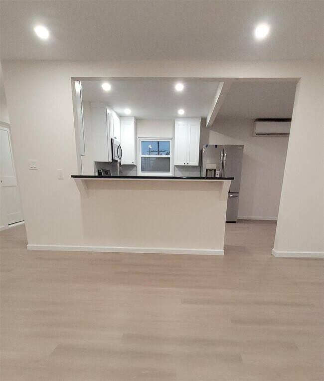 Foto del edificio - 958 Rockaway Ave