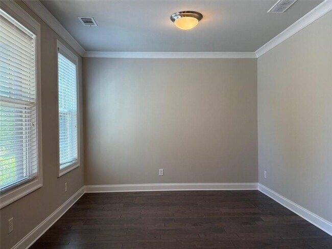 Building Photo - 6440 Bellmoore Park Ln