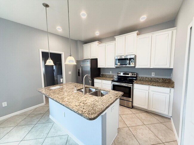Foto del edificio - 7642 Fairgrove Ave