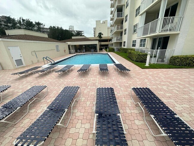 Foto del edificio - 3540 S Ocean Blvd