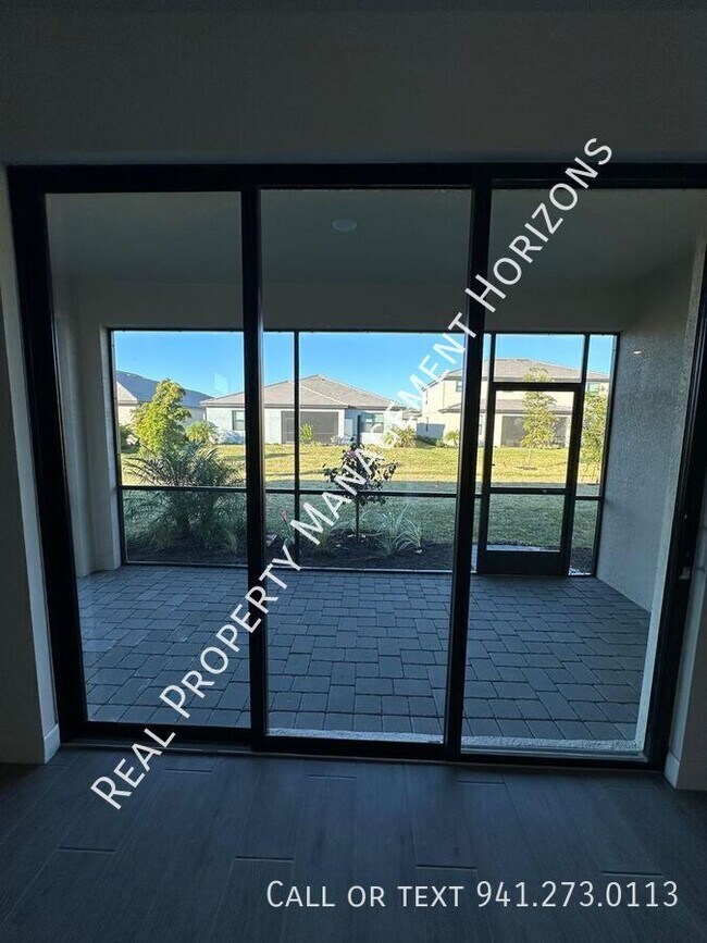 Foto del edificio - 14964 Serene Shrs Lp