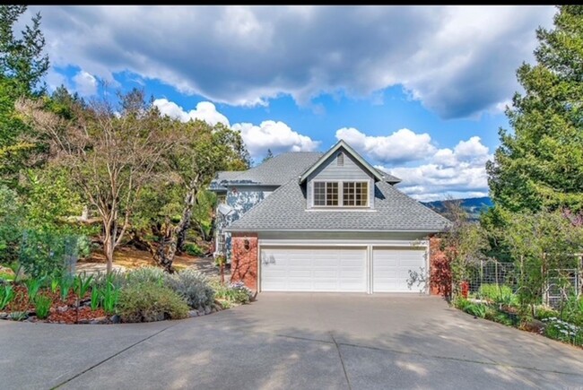 Building Photo - Beautiful Montecito Heights Home with Sola...