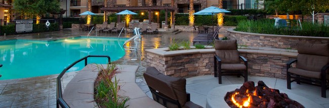 Pool and Patio - The Overlook at Rancho Belago