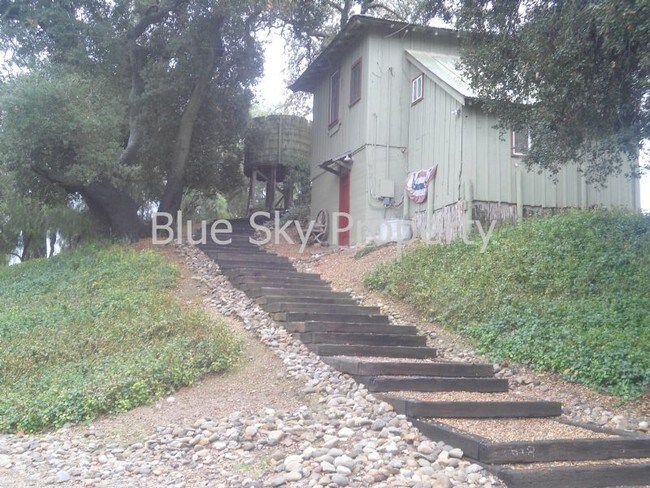 Foto del edificio - 3000 Foxen Canyon Rd