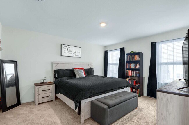 Building Photo - Charming 3-Bedroom Retreat with 2 Full Baths in Von Ormy!