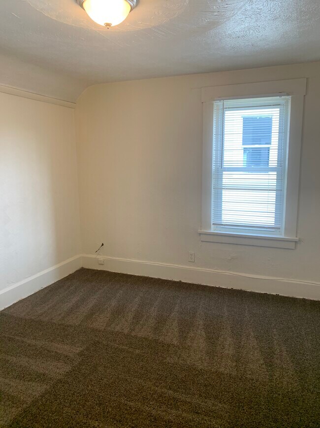 Foto del edificio - 2724 Daleford Ave NE