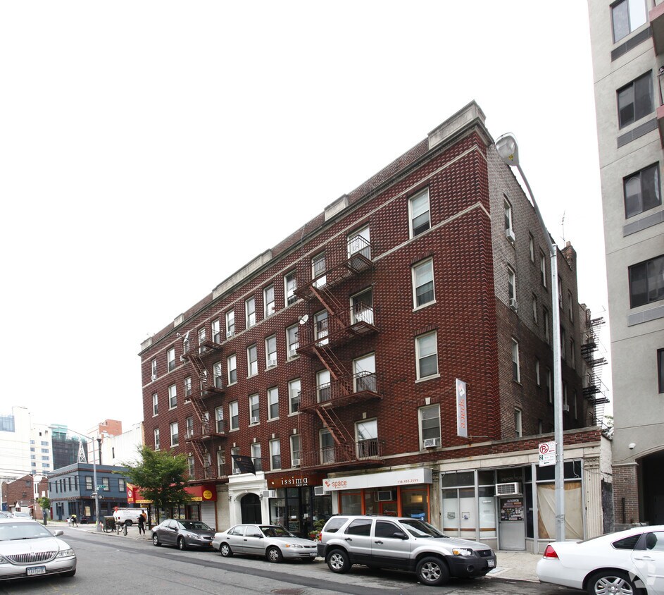 Primary Photo - 29-05 29th St