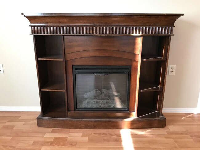 Building Photo - 2 Bedroom Townhome In Lennox, SD!!