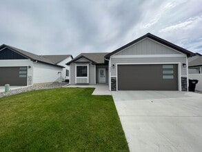 Building Photo - 6334 Southern Bluffs Ln