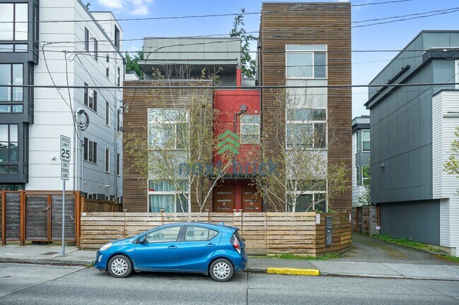 Foto del edificio - 2 BED & 1.5 BATH TOWNHOME FOR RENT