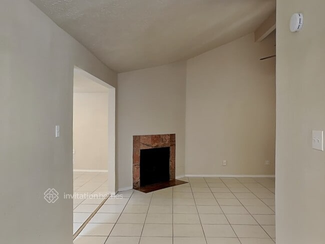 Building Photo - 10059 Spotted Horse Dr